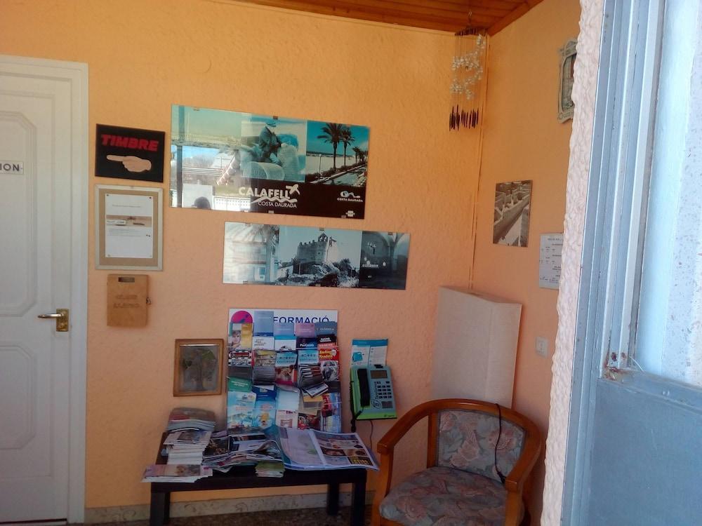 Hostal Lleida Калафелл Экстерьер фото